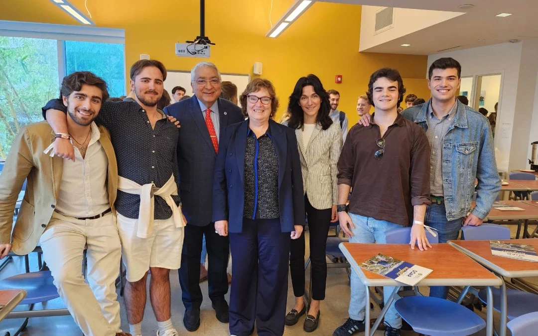 Entre Sueños y Realidades: La Visión de Jaime Florez sobre el Papel de la Comunidad Hispana en la Política Estadounidense