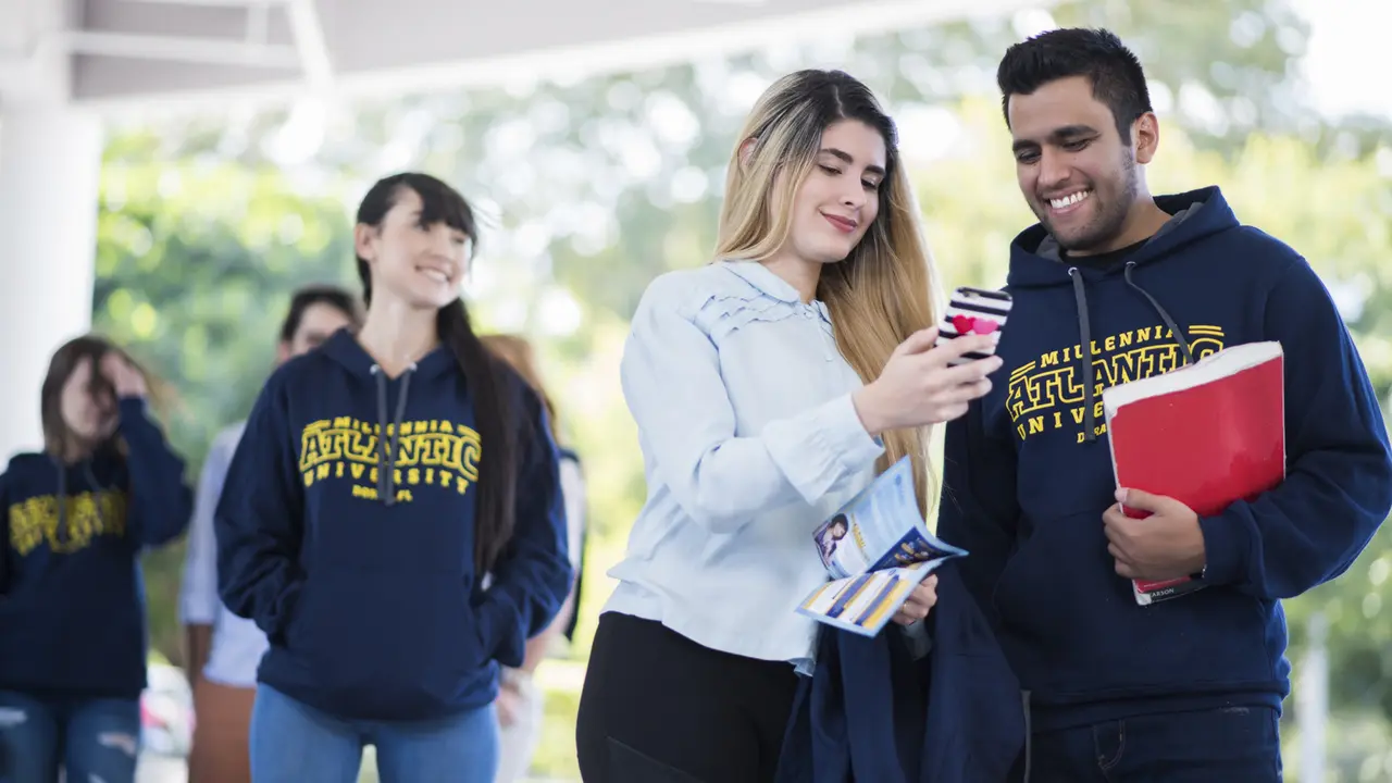 Escuela de Negocios de Grado de MAU